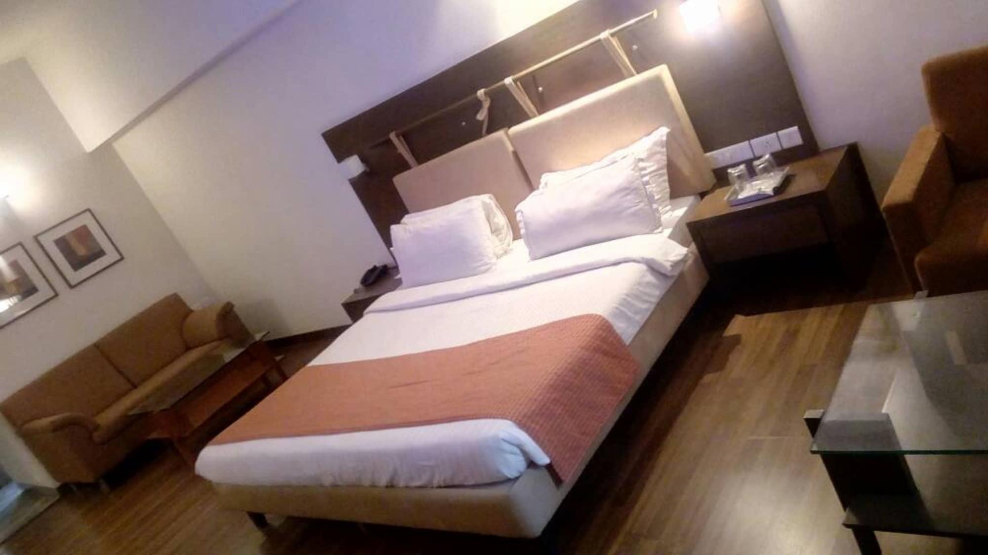 Cambay Sapphire, Gandhinagar Hotel Exterior foto