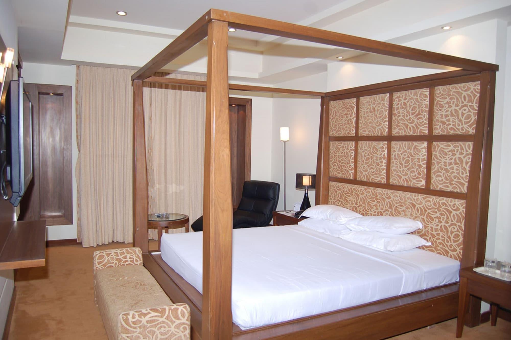Cambay Sapphire, Gandhinagar Hotel Exterior foto