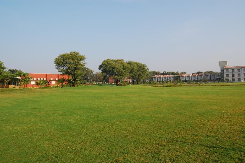 Cambay Sapphire, Gandhinagar Hotel Exterior foto