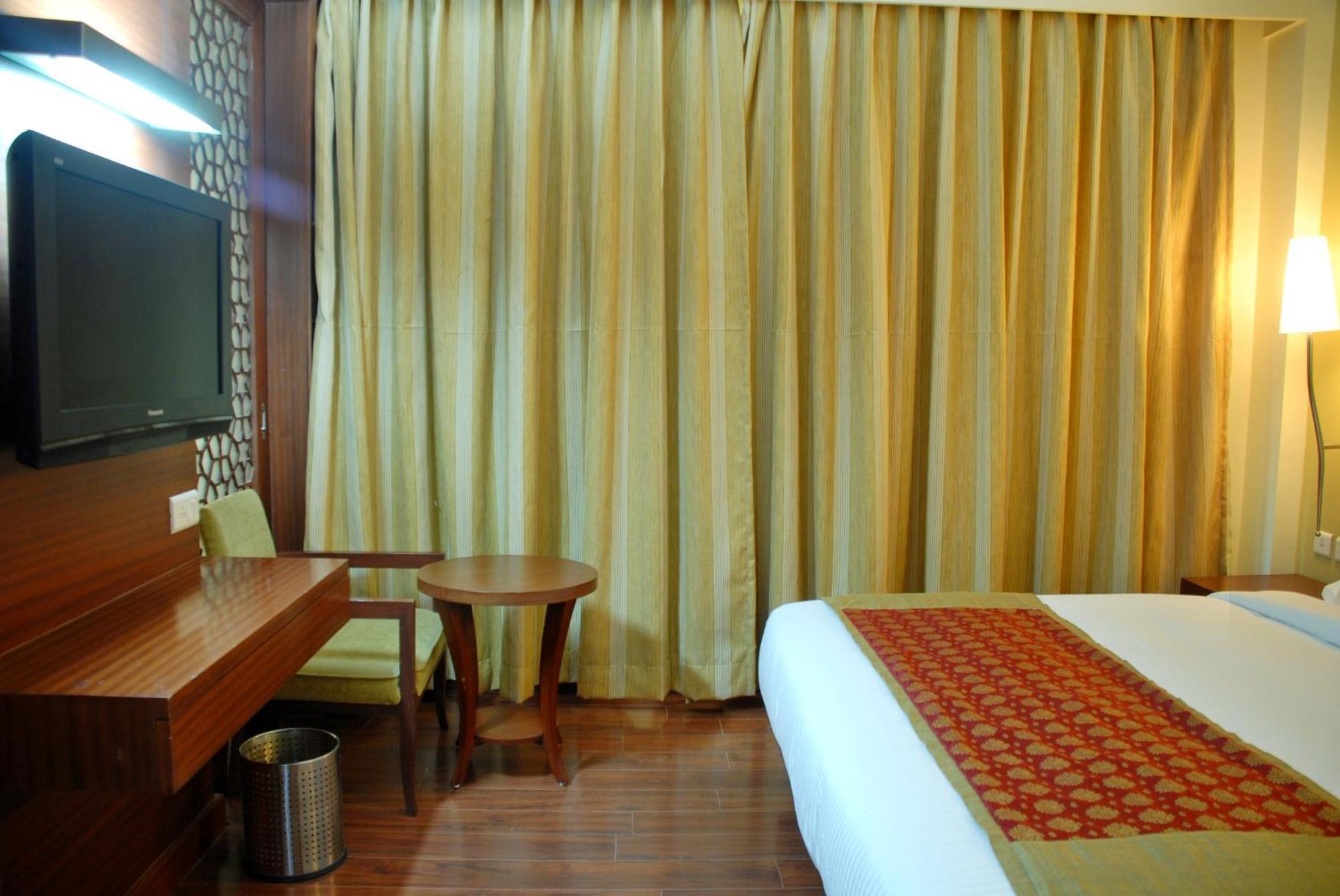 Cambay Sapphire, Gandhinagar Hotel Exterior foto