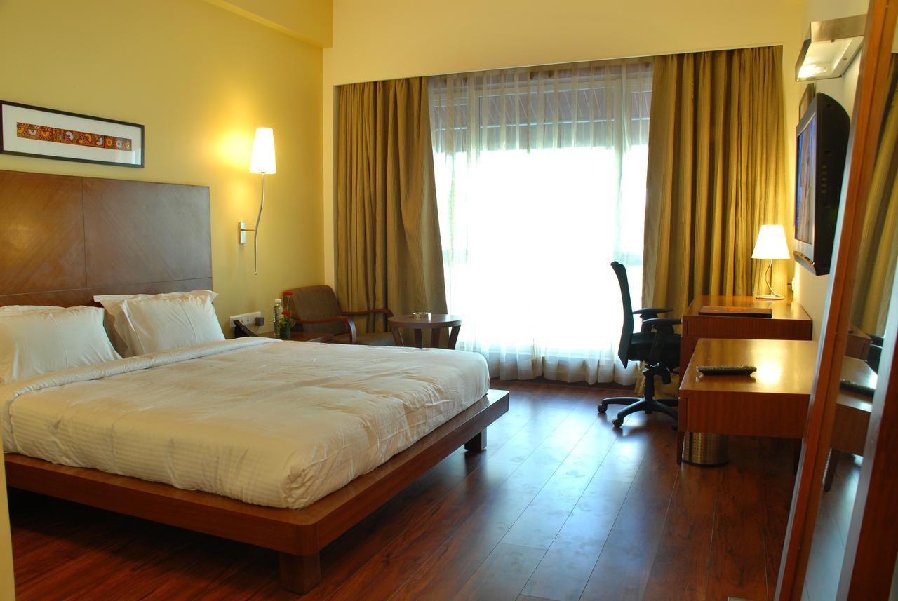 Cambay Sapphire, Gandhinagar Hotel Exterior foto