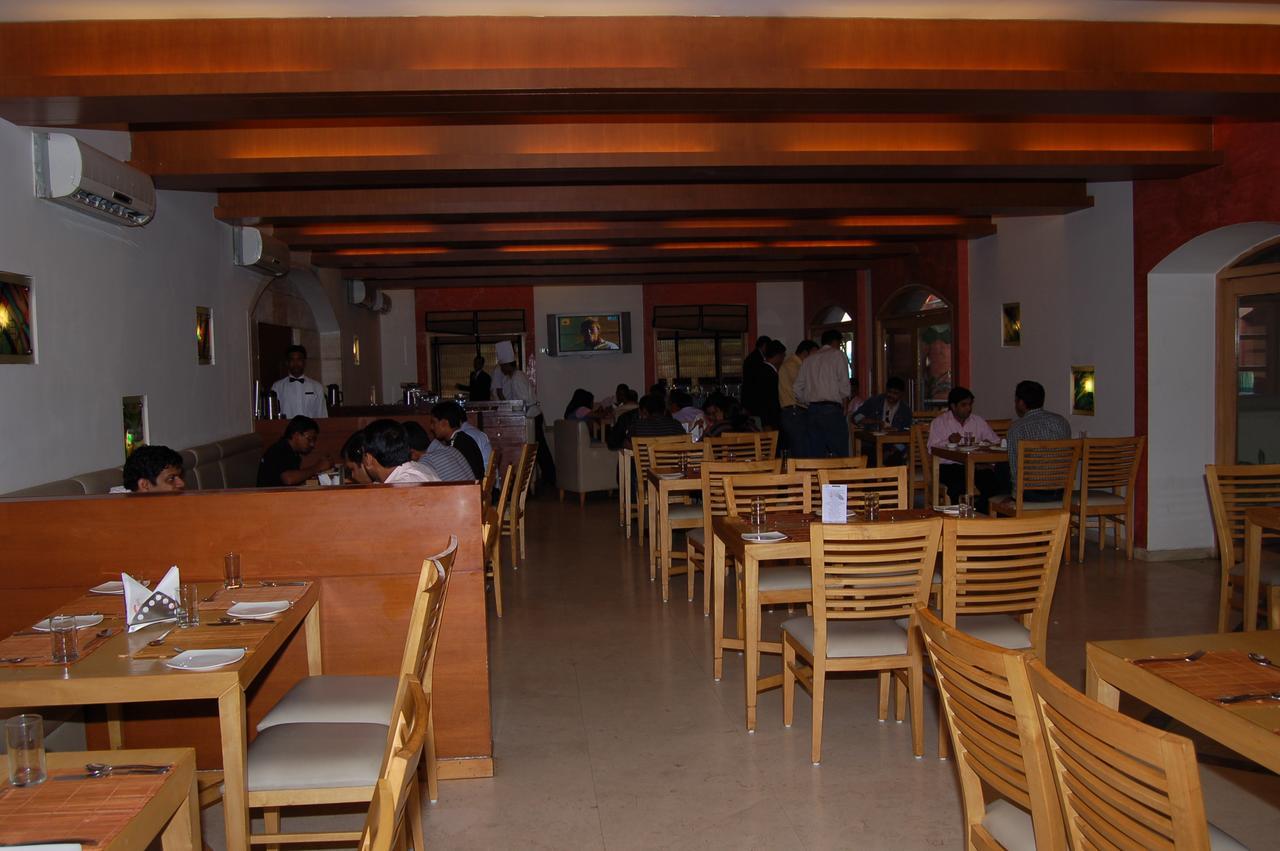 Cambay Sapphire, Gandhinagar Hotel Exterior foto