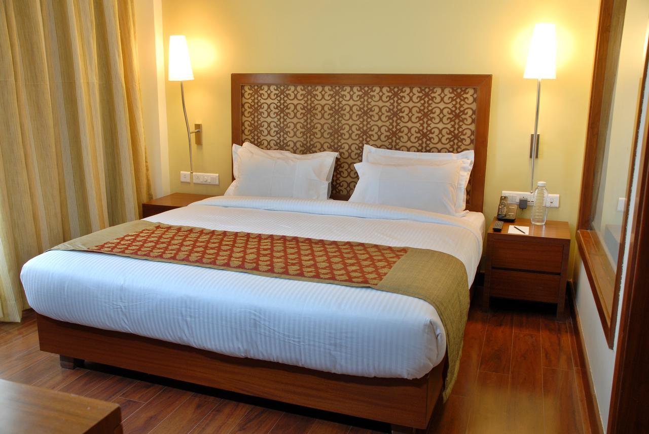 Cambay Sapphire, Gandhinagar Hotel Exterior foto