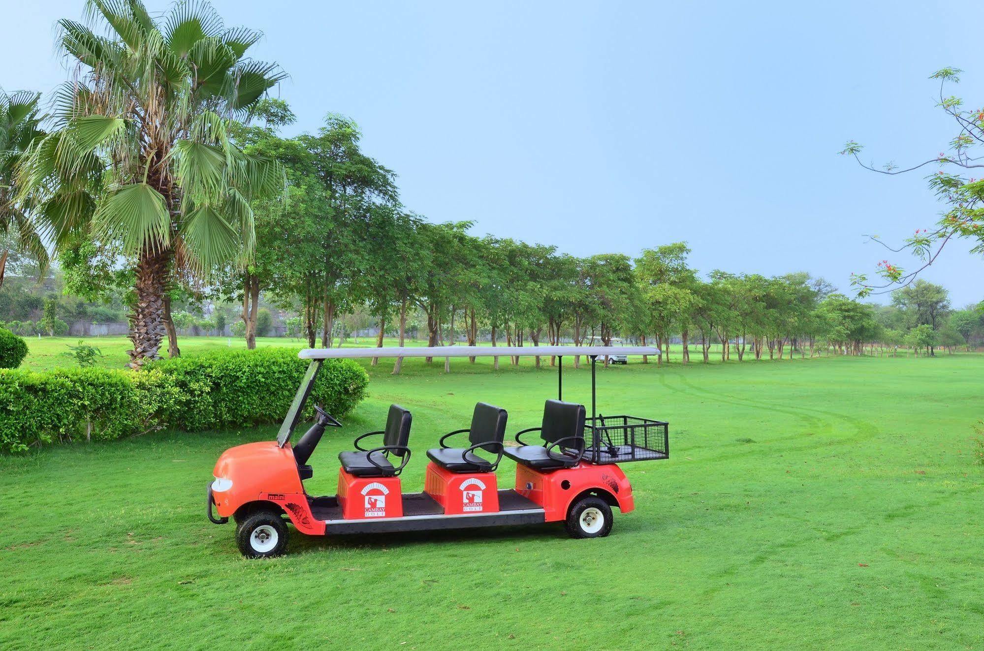 Cambay Sapphire, Gandhinagar Hotel Exterior foto