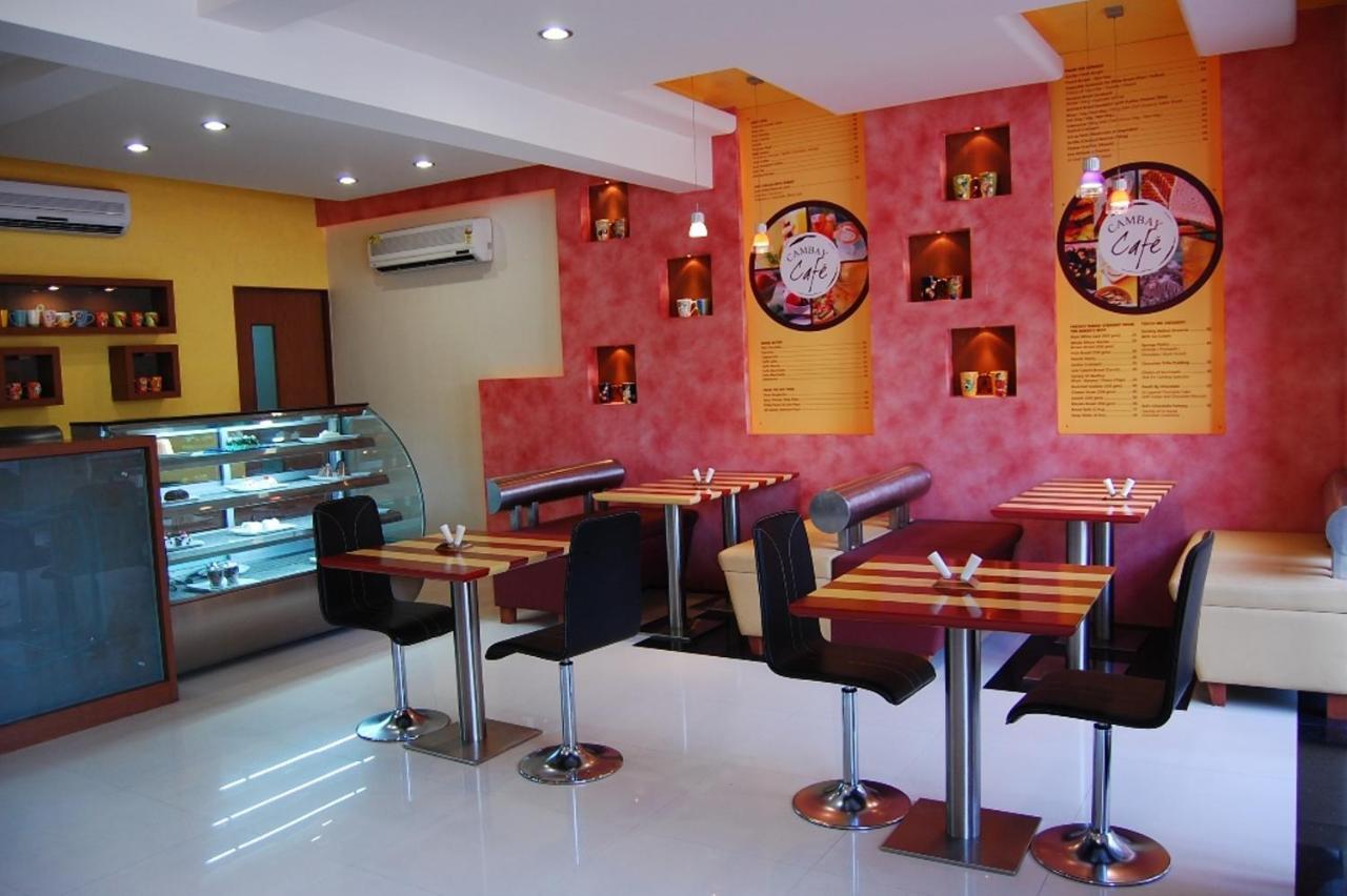 Cambay Sapphire, Gandhinagar Hotel Exterior foto
