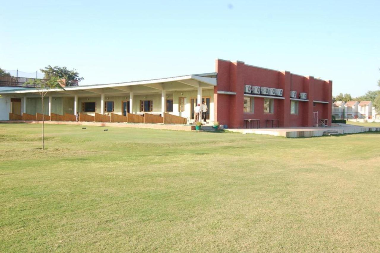 Cambay Sapphire, Gandhinagar Hotel Exterior foto