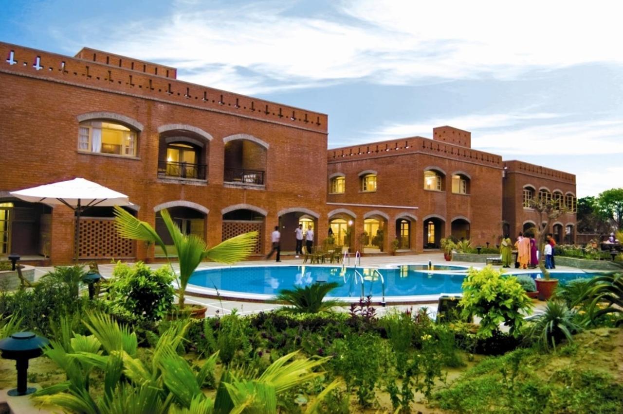 Cambay Sapphire, Gandhinagar Hotel Exterior foto